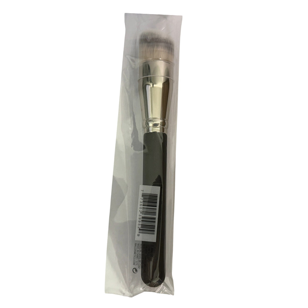 MAC Synthetic Rounded Slant Brush #170